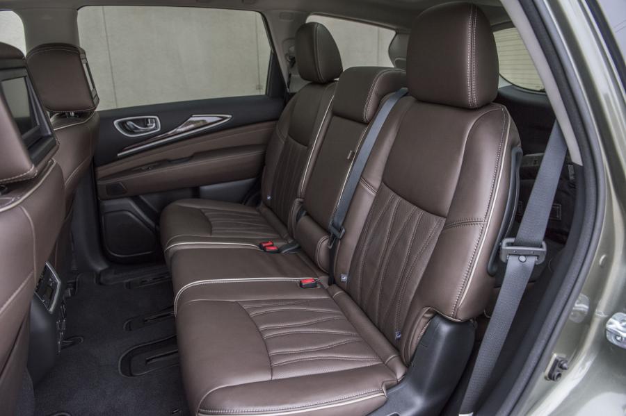 Интерьер Infiniti QX60 3.5 (L50) 2016 года  (фото 2 из 34)
